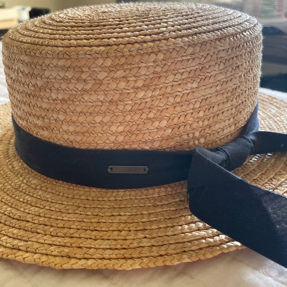 Roxy hat with blue bow - Picture 4 of 5